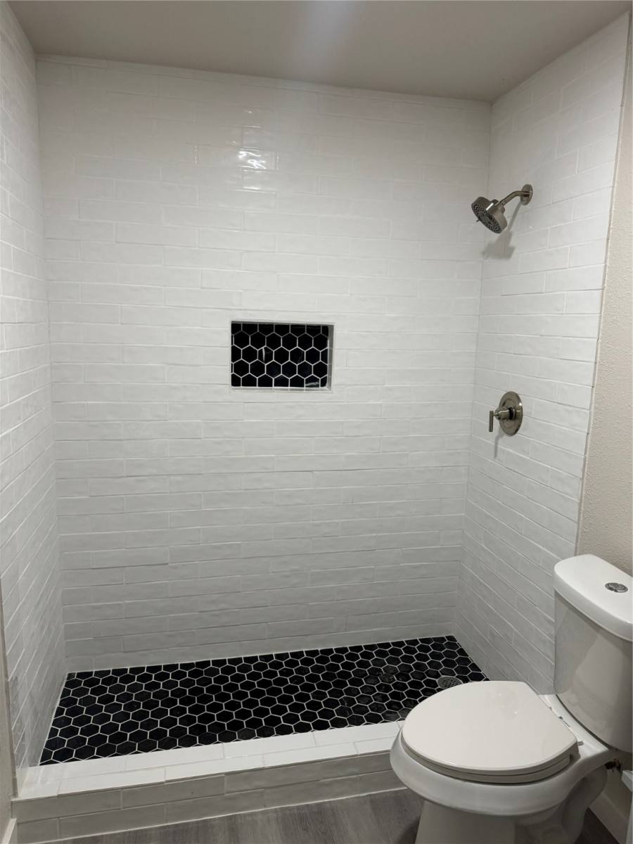 Apartment for rent at 10609 Murr Way, Houston, TX 77048