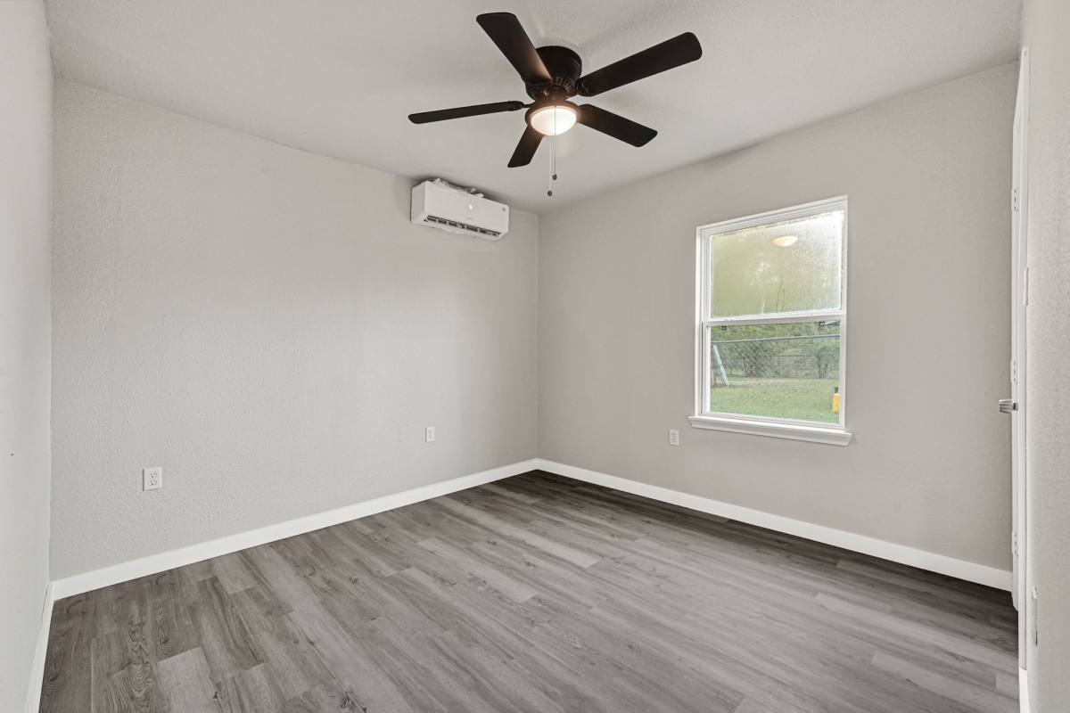Apartment for rent at 10609 Murr Way, Houston, TX 77048