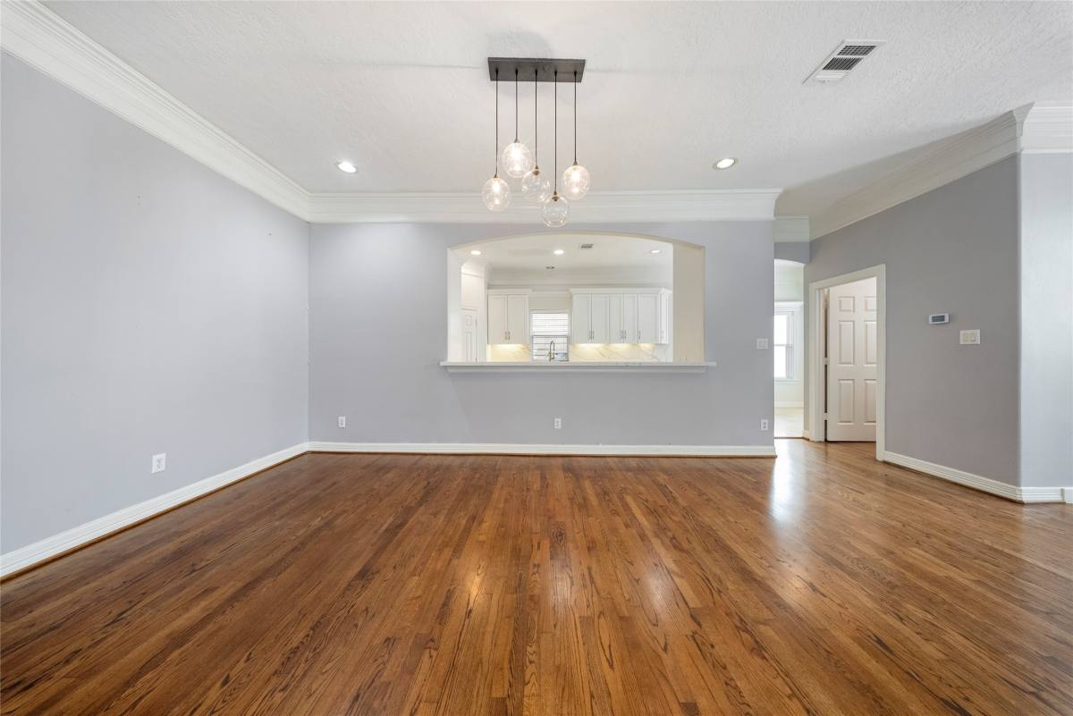Apartment for rent at 4216 Eli St, Houston, TX 77007