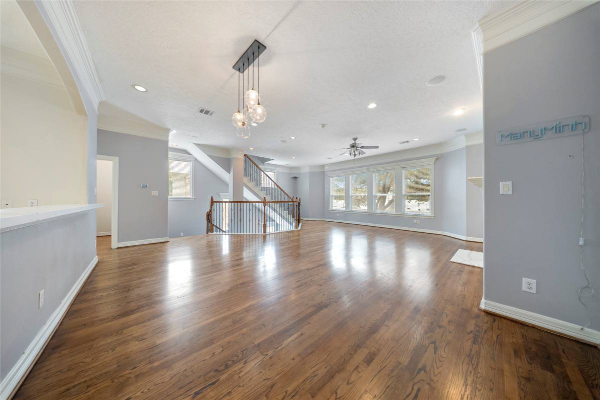 Apartment for rent at 4216 Eli St, Houston, TX 77007