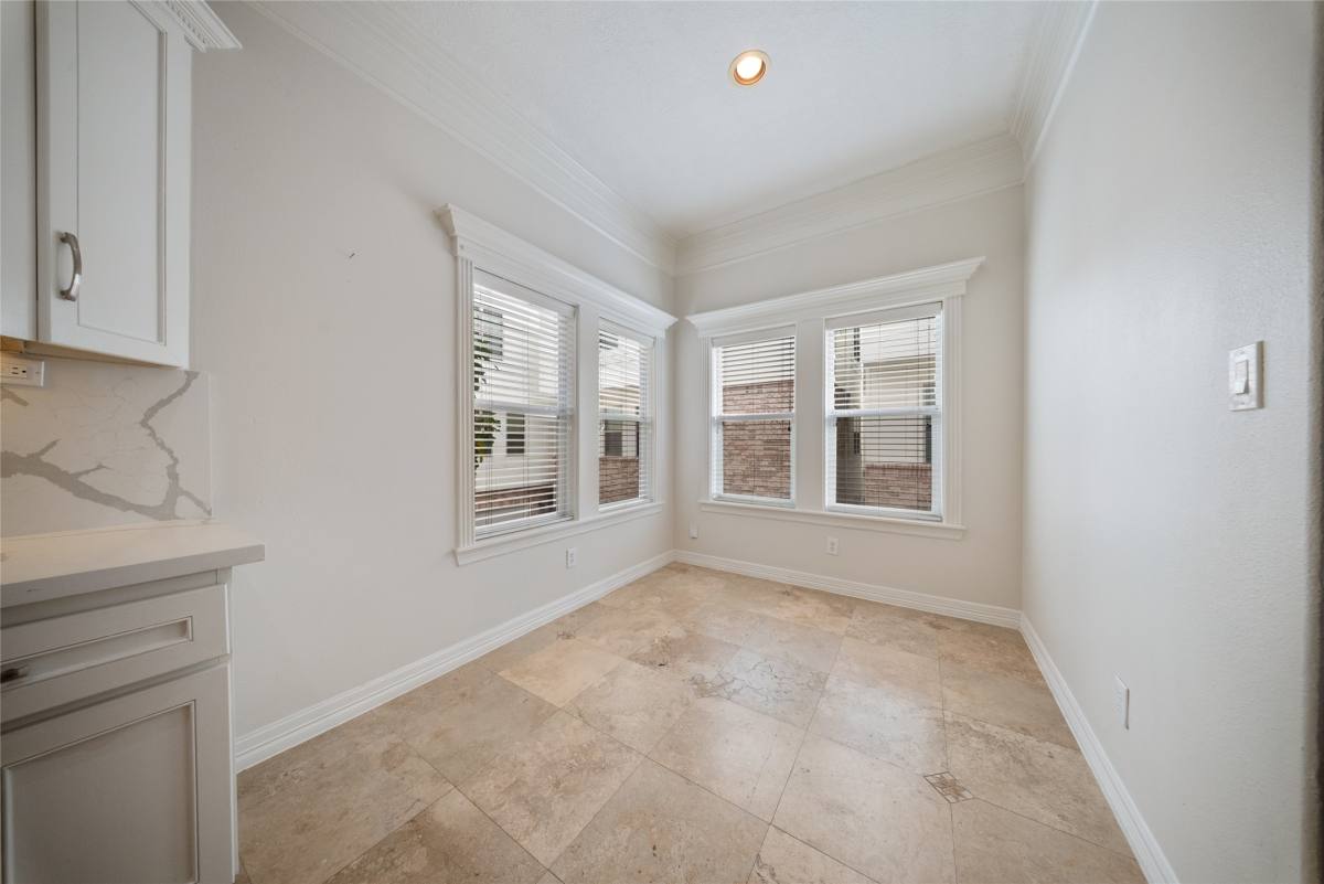 Apartment for rent at 4216 Eli St, Houston, TX 77007