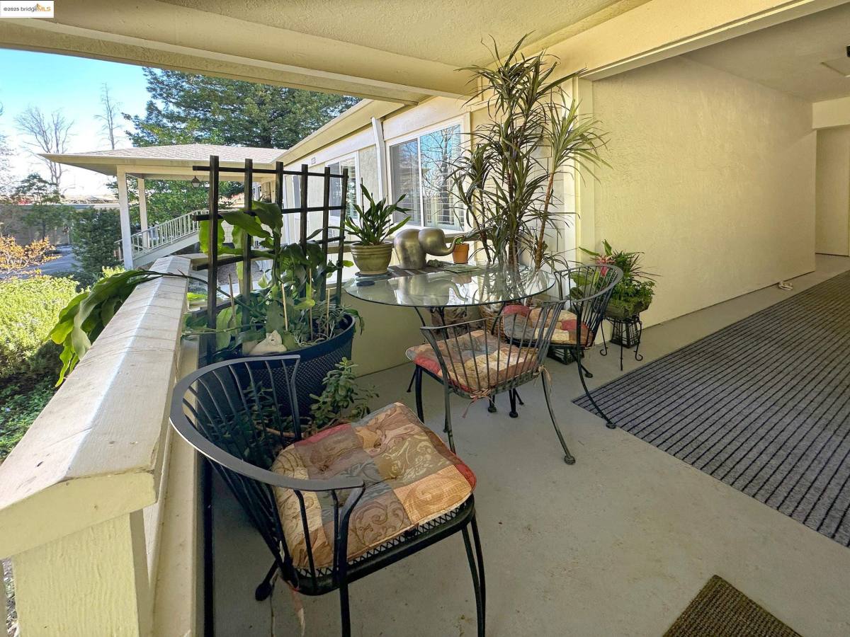 Condo for rent at 1910 Skycrest Dr #5, Walnut Creek, CA 94595