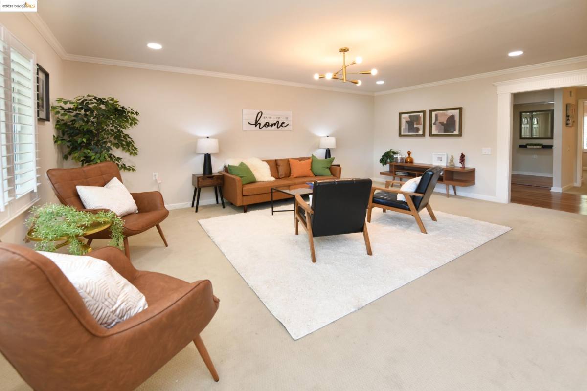 Condo for rent at 1910 Skycrest Dr #5, Walnut Creek, CA 94595