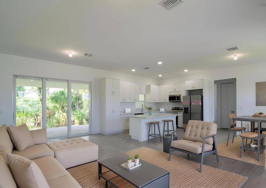 Apartment for rent at 10654 Washington Rd, Port Charlotte, FL 33981