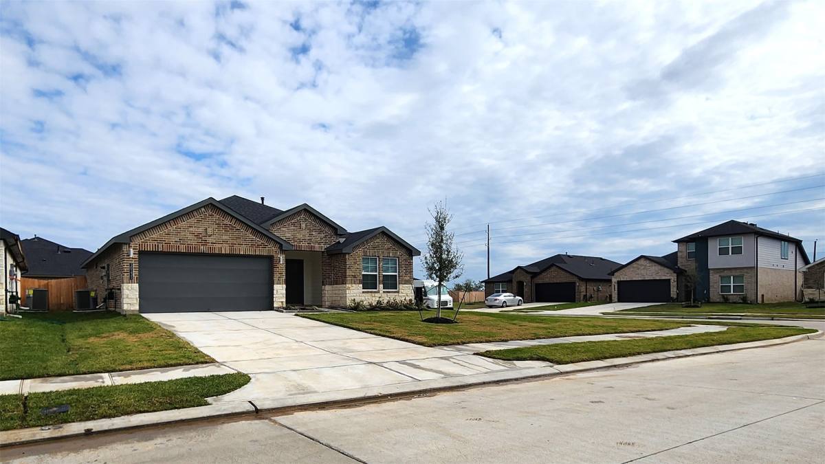 Apartment for rent at 30131 Ousel Falls Lane, Katy, TX 77494