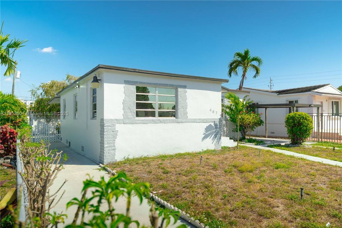 Apartment for rent at 467 SE 3rd St #467-1, Hialeah, FL 33010