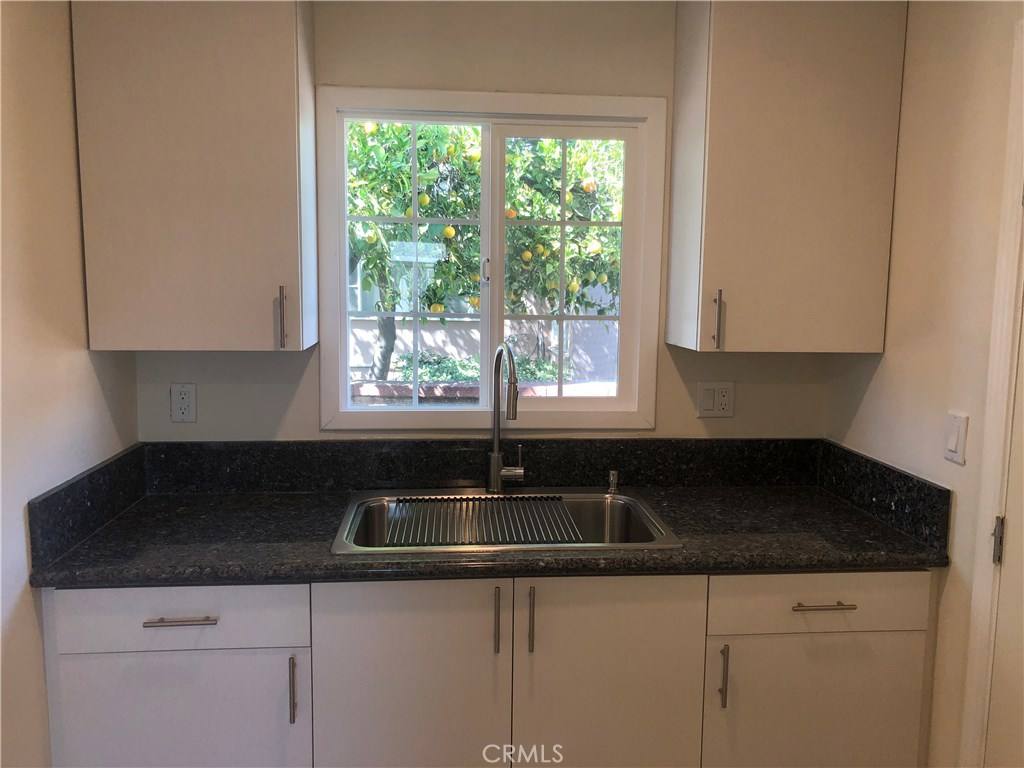 Apartment for rent at 2640 N Frederic St, Burbank, CA 91504