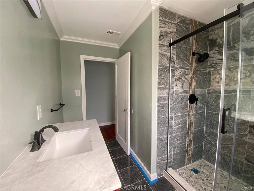 Apartment for rent at 2702 99th Ave, Oakland, CA 94605