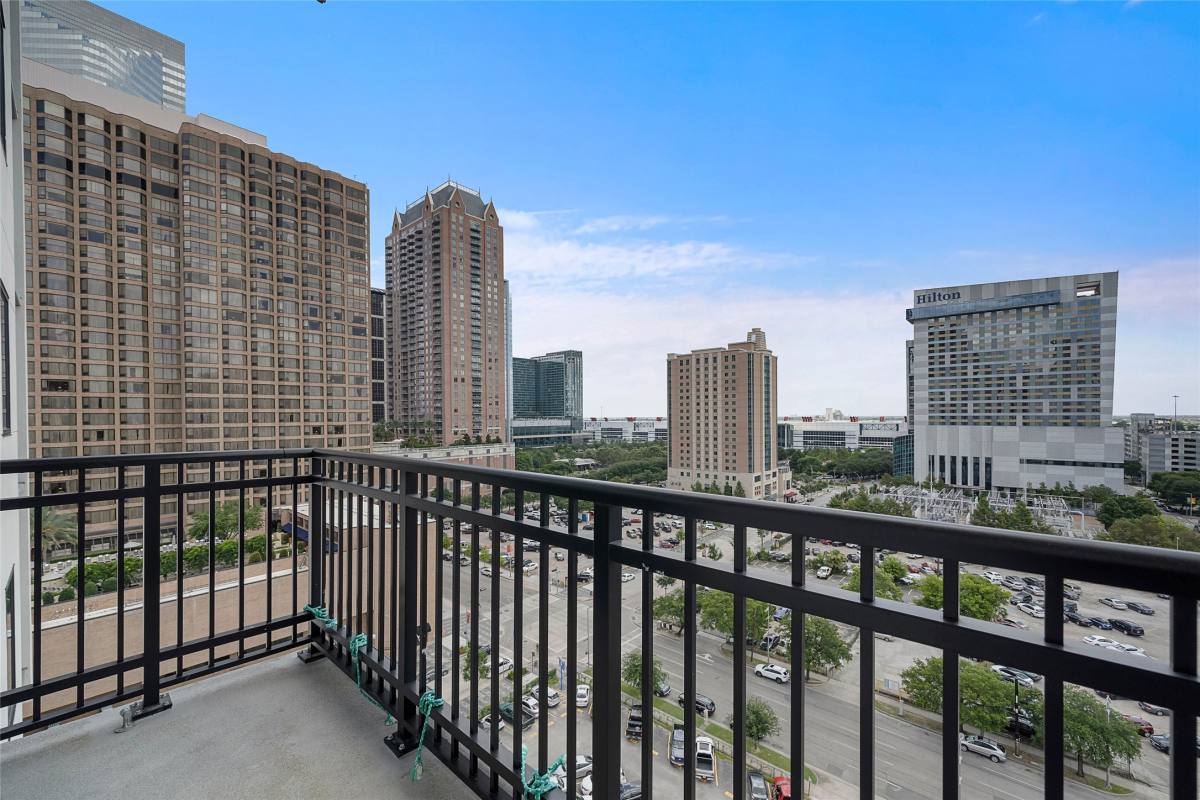 Apartment for rent at 1211 Caroline St #1102, Houston, TX 77002
