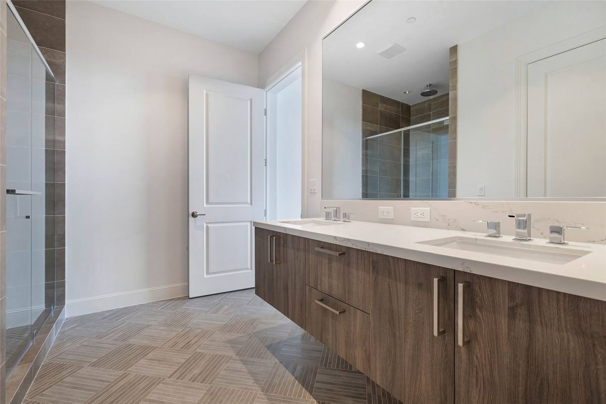 Apartment for rent at 1211 Caroline St #1102, Houston, TX 77002