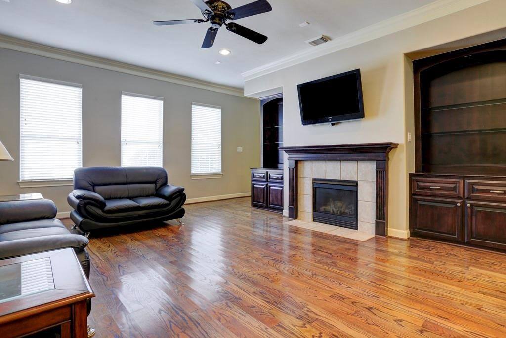 Apartment for rent at 923 Birdsall St #923, Houston, TX 77007