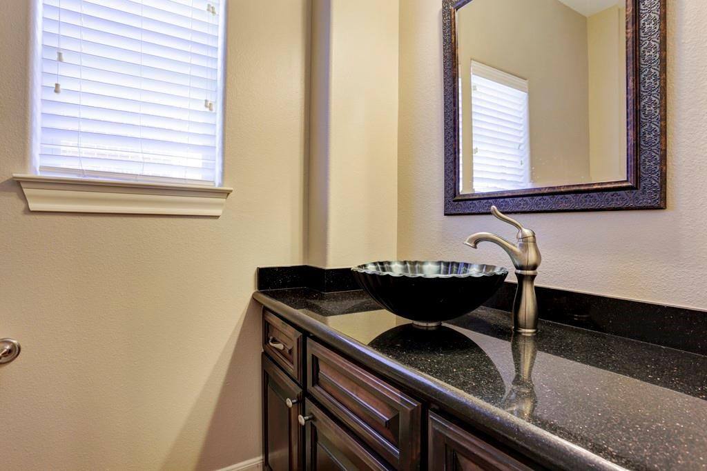 Apartment for rent at 923 Birdsall St #923, Houston, TX 77007