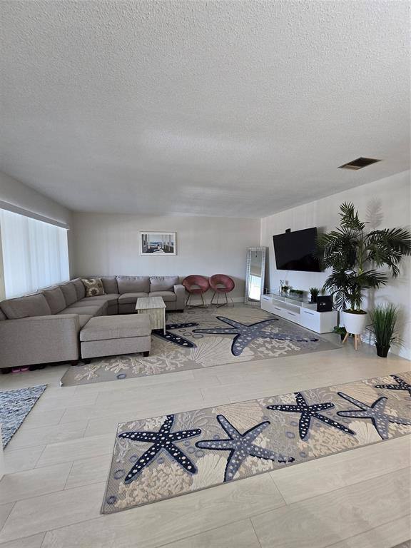 Apartment for rent at 2109 NE 68th St #207, Fort Lauderdale, FL 33308