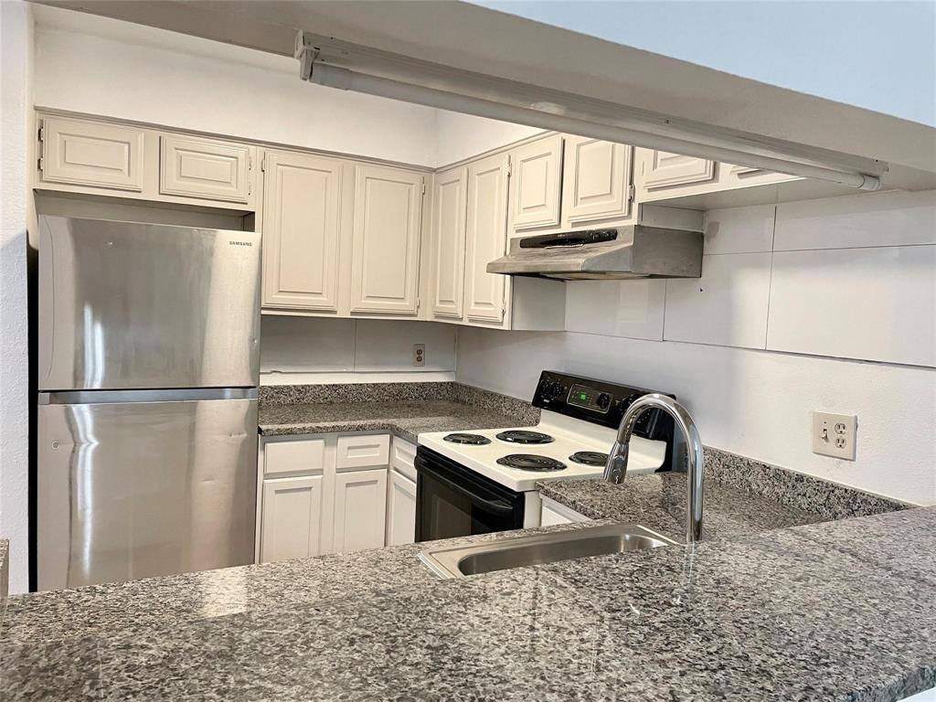Apartment for rent at 8545 Midpark Rd #11, Dallas, TX 75240