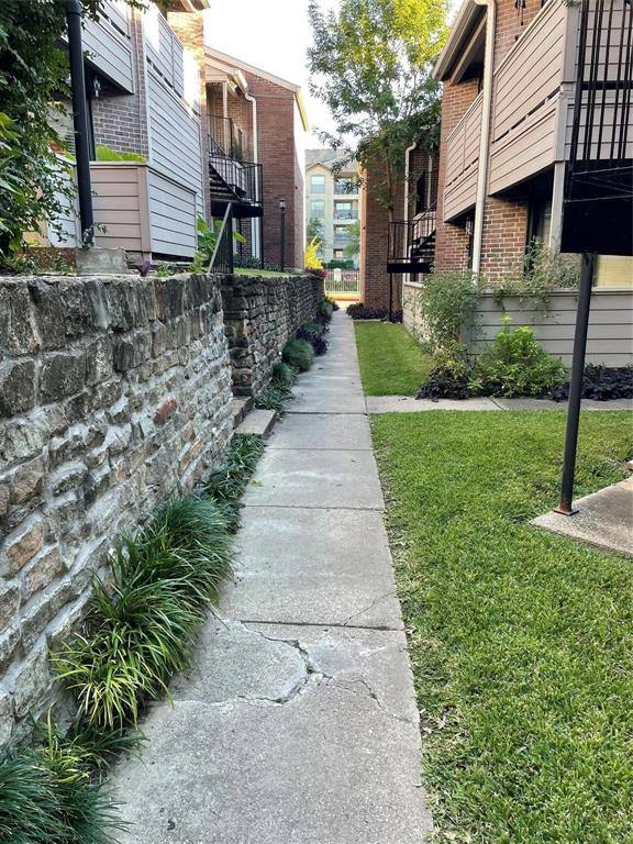 Apartment for rent at 8545 Midpark Rd #11, Dallas, TX 75240