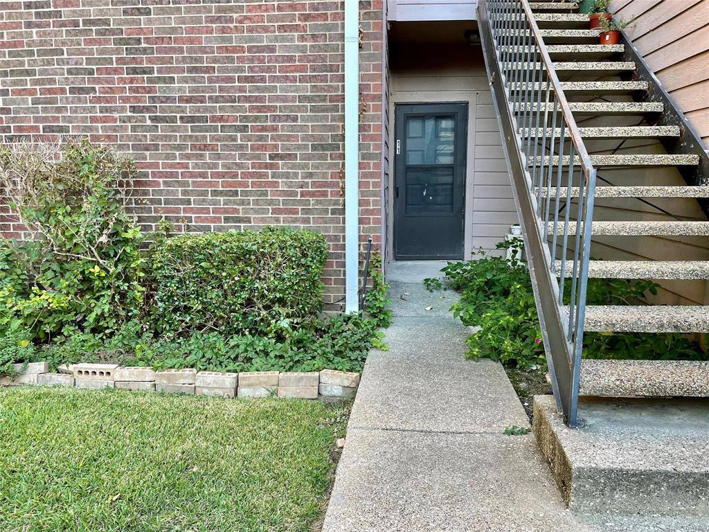 Apartment for rent at 8545 Midpark Rd #11, Dallas, TX 75240