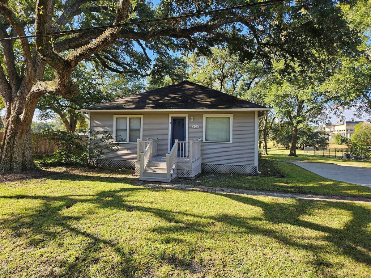 Apartment for rent at 603 Landrum #603, League City, TX 77573