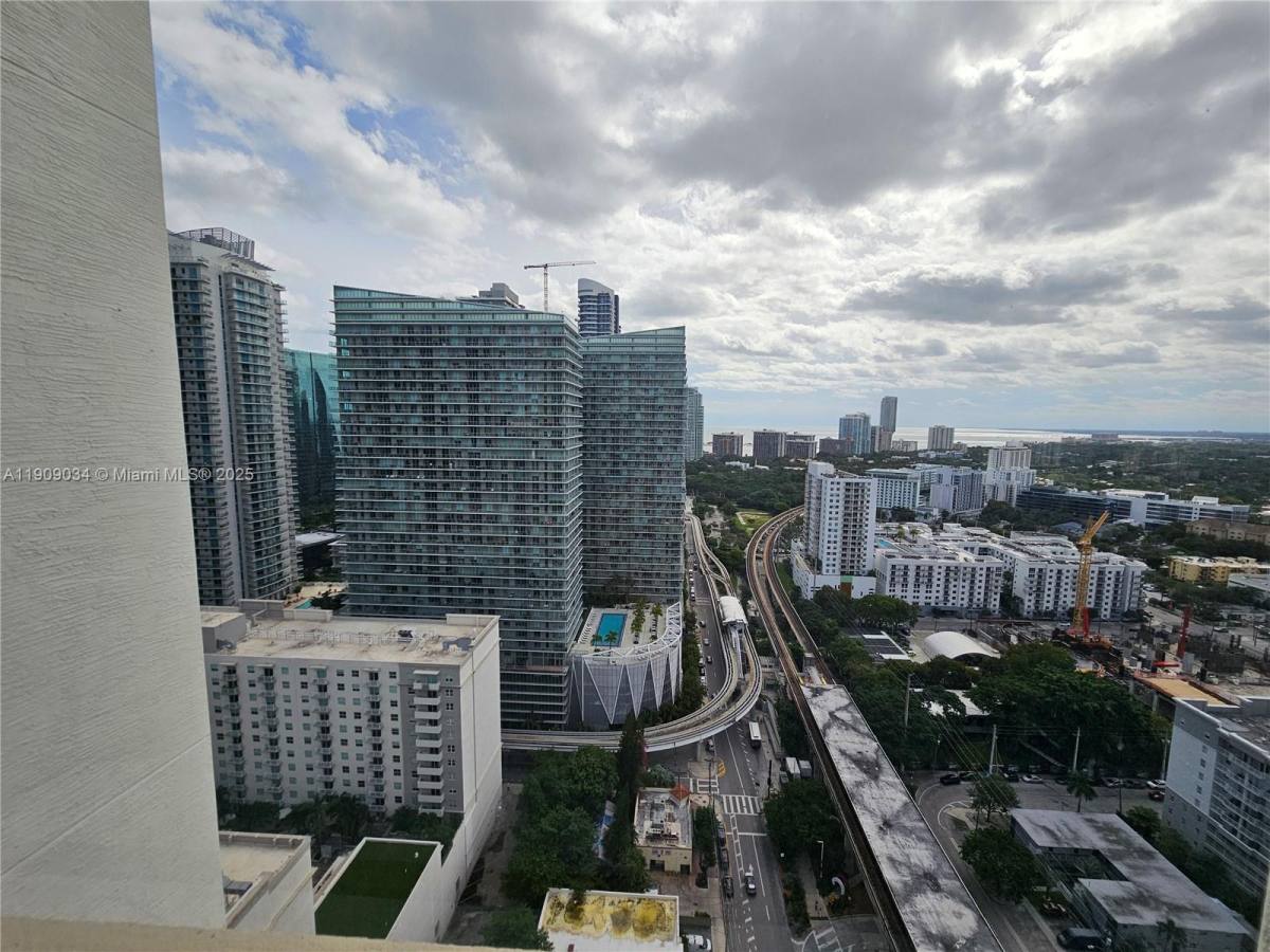 Apartment for rent at 999 SW 1st Ave #3004, Miami, FL 33130