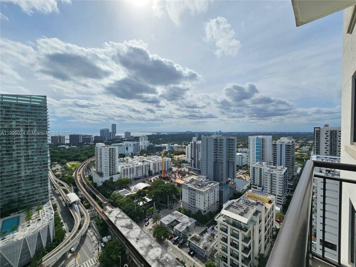 Apartment for rent at 999 SW 1st Ave #3004, Miami, FL 33130