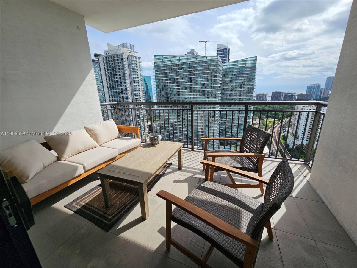 Apartment for rent at 999 SW 1st Ave #3004, Miami, FL 33130