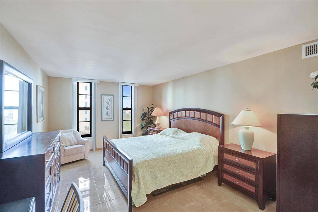 Apartment for rent at 1000 S Ocean Blvd #10006M, Pompano Beach, FL 33062