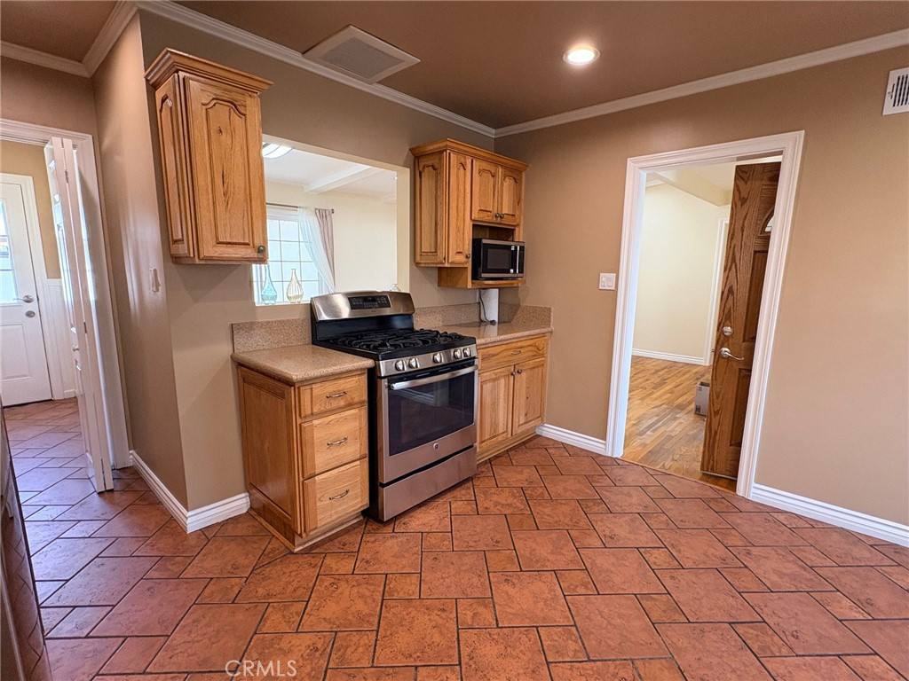 Apartment for rent at 7502 Balcom Ave, Reseda, CA 91335