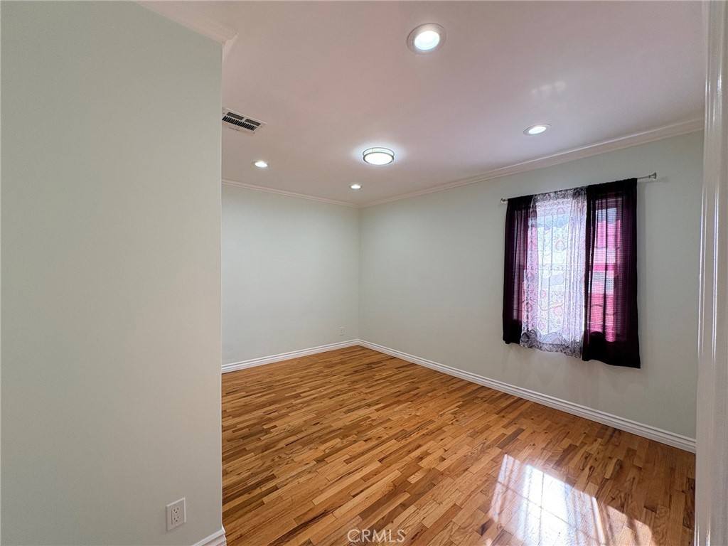 Apartment for rent at 7502 Balcom Ave, Reseda, CA 91335