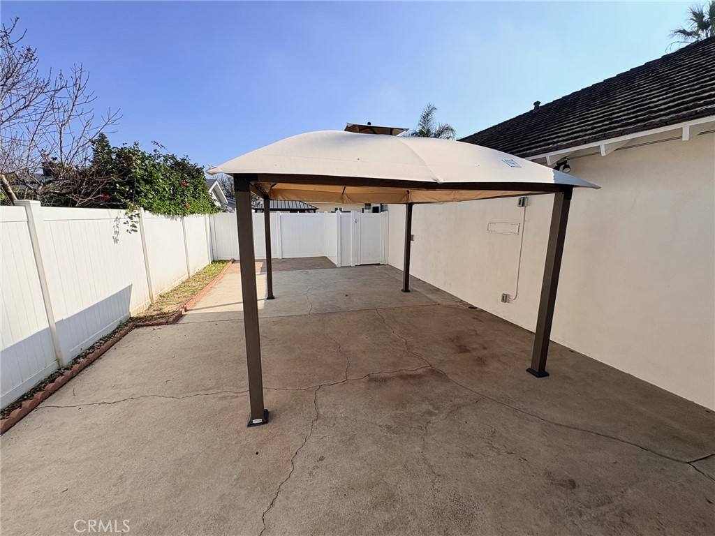 Apartment for rent at 7502 Balcom Ave, Reseda, CA 91335