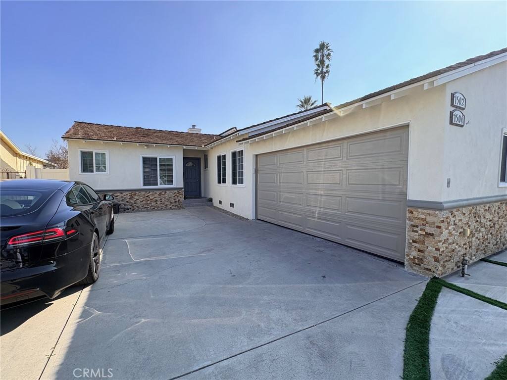 Apartment for rent at 7502 Balcom Ave, Reseda, CA 91335