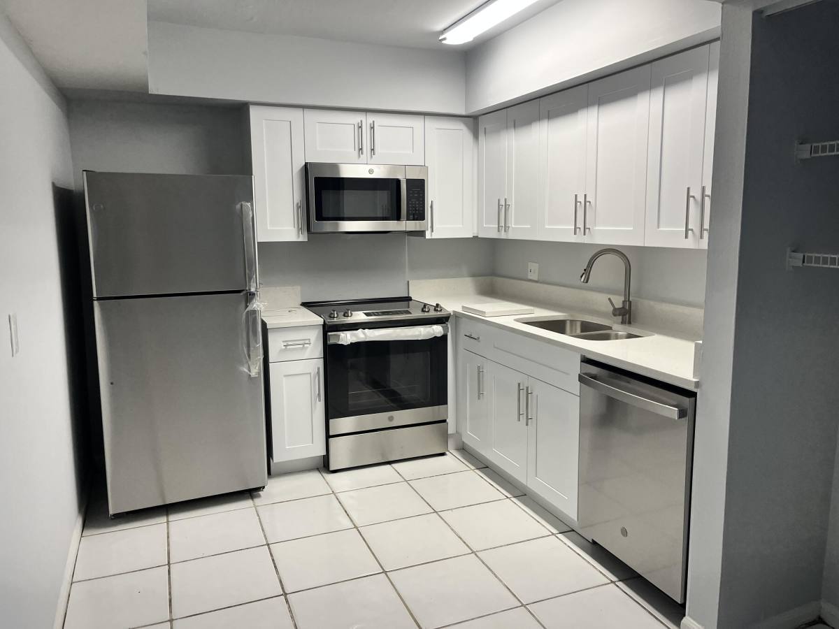 Apartment for rent at 1195 NW 16th Ave #6, Boca Raton, FL 33486
