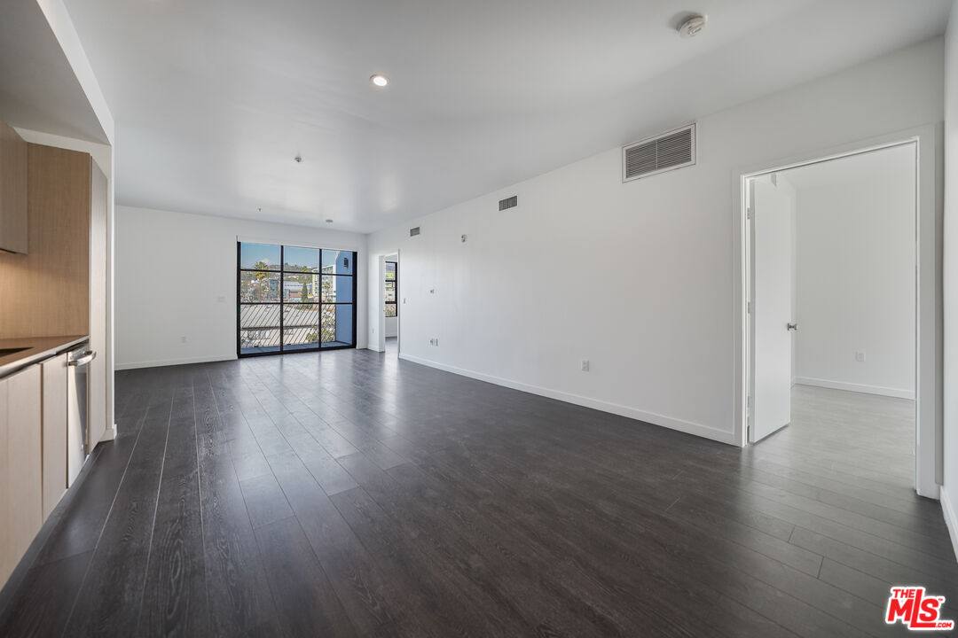 Apartment for rent at 5800 Harold Way #410, Los Angeles, CA 90028