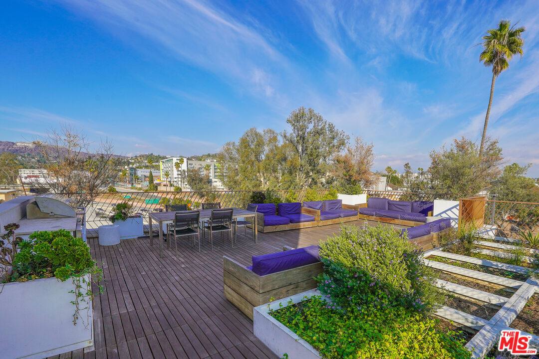 Apartment for rent at 5800 Harold Way #410, Los Angeles, CA 90028