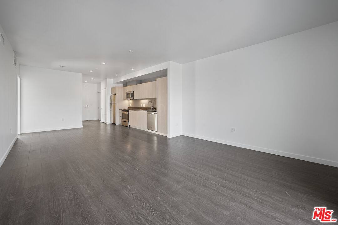 Apartment for rent at 5800 Harold Way #410, Los Angeles, CA 90028