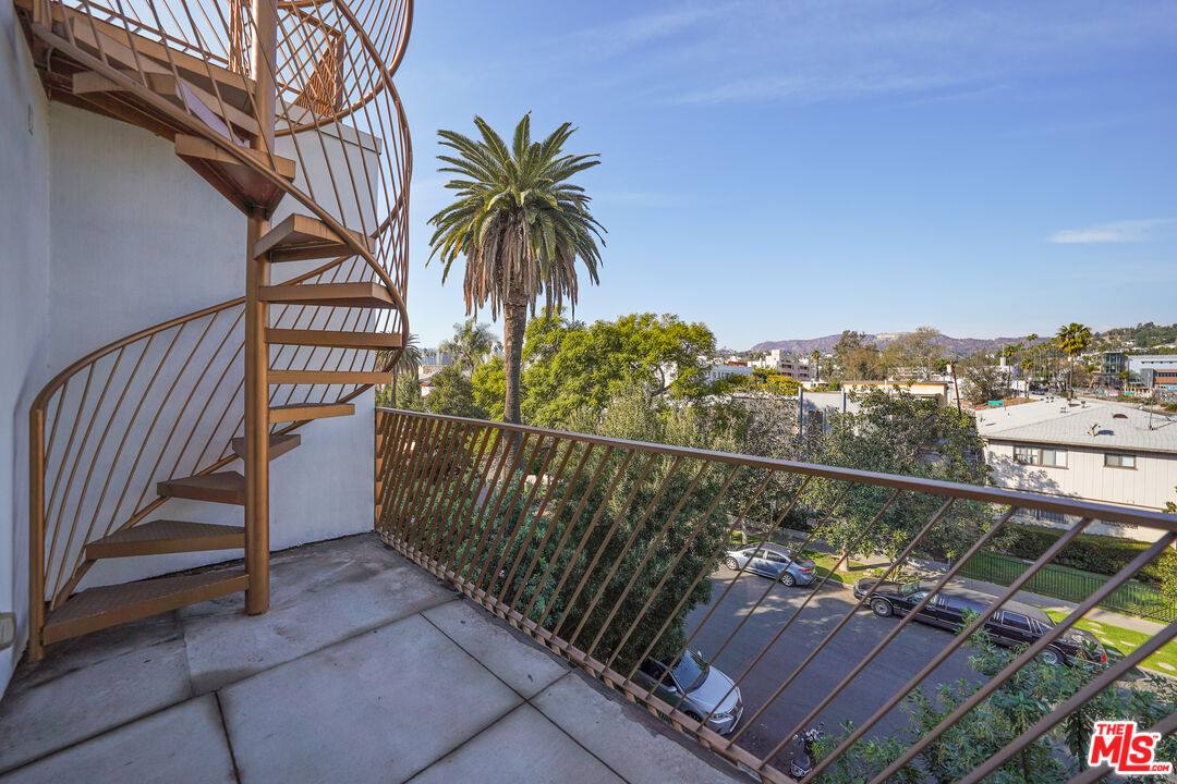 Apartment for rent at 5800 Harold Way #410, Los Angeles, CA 90028