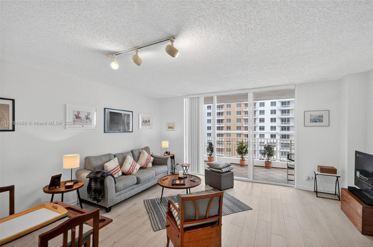 Apartment for rent at 701 Brickell Key Blvd #1108, Miami, FL 33131