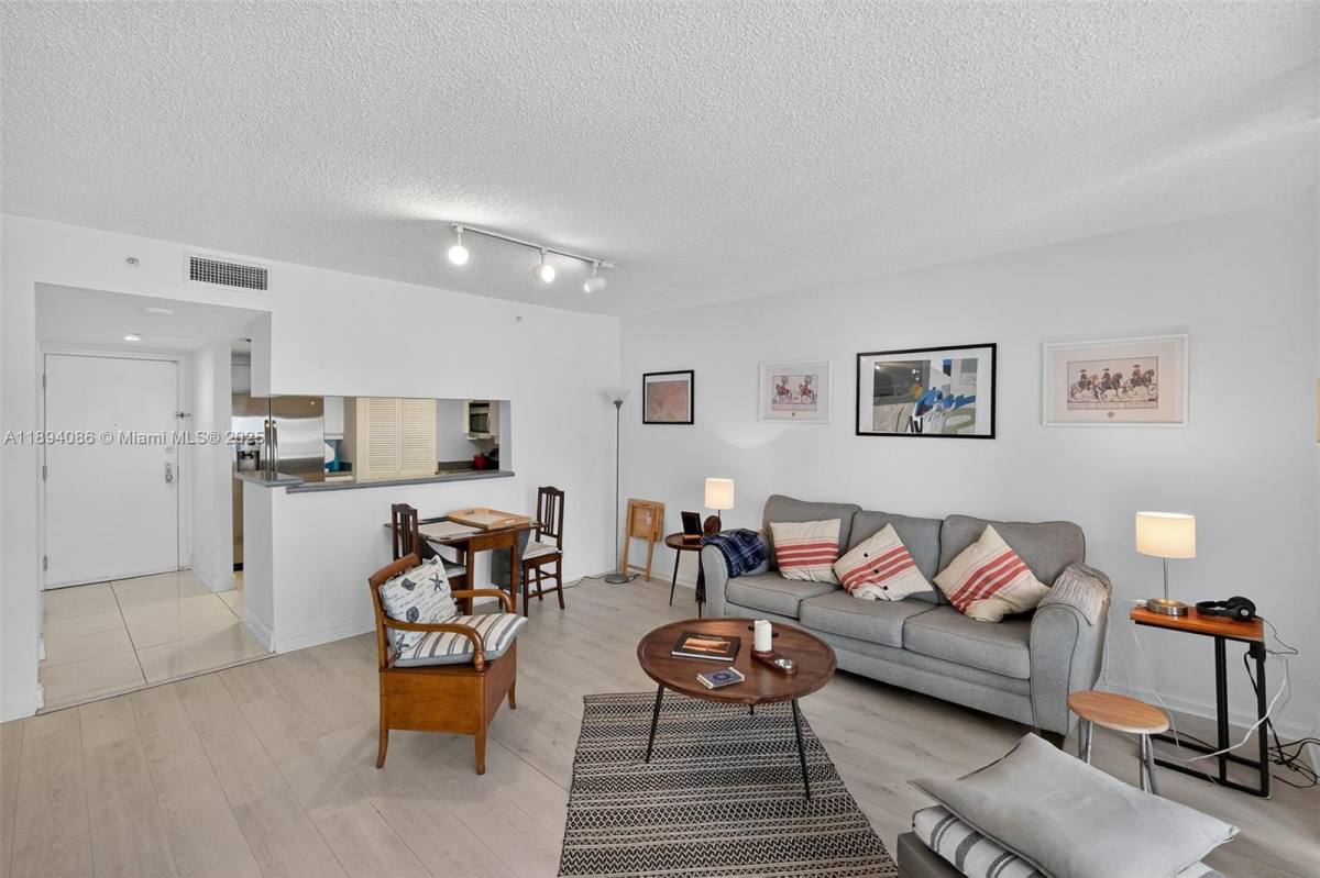 Apartment for rent at 701 Brickell Key Blvd #1108, Miami, FL 33131