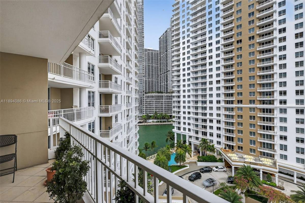 Apartment for rent at 701 Brickell Key Blvd #1108, Miami, FL 33131