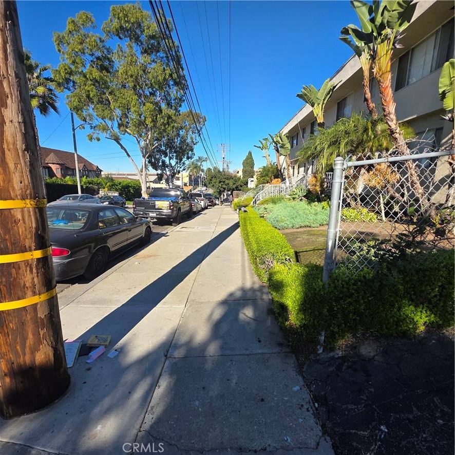 Apartment for rent at 809 Victor Ave #809-5, Inglewood, CA 90302