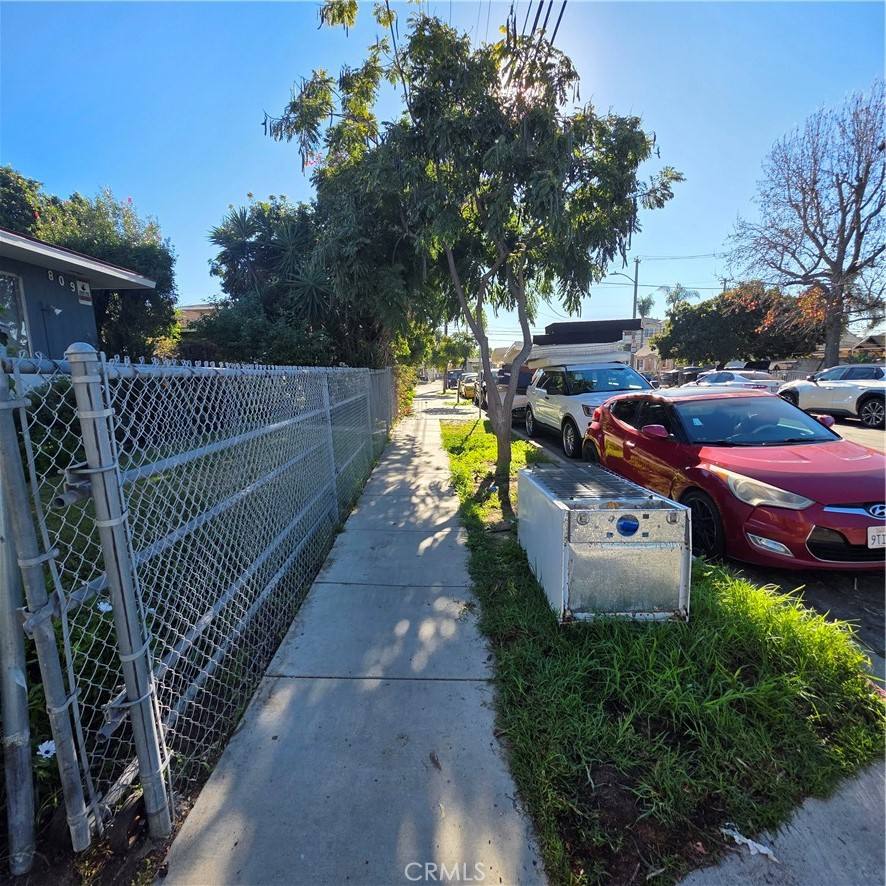 Apartment for rent at 809 Victor Ave #809-5, Inglewood, CA 90302