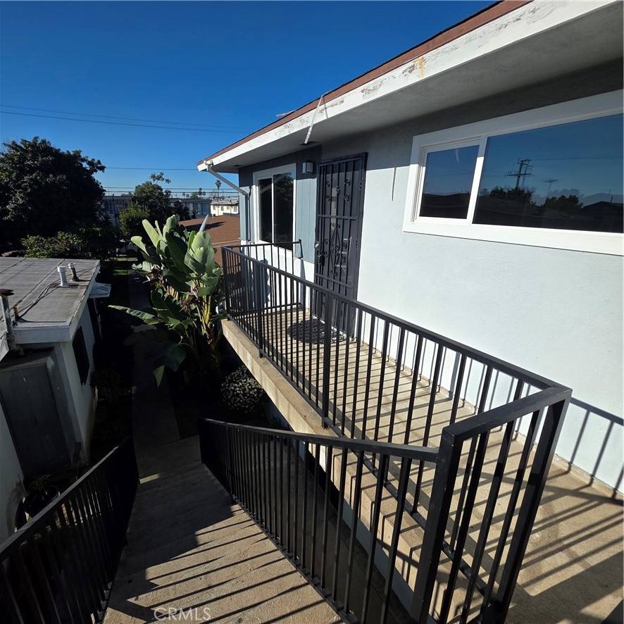 Apartment for rent at 809 Victor Ave #809-5, Inglewood, CA 90302