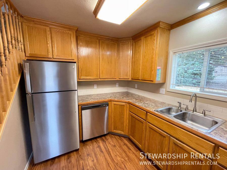 House for rent at 1472 E 19th Ave, Eugene, OR 97403