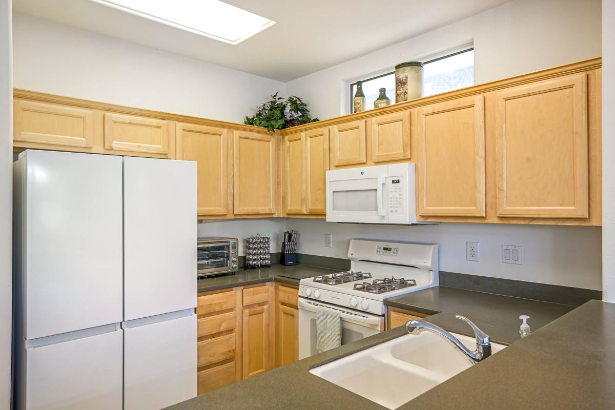 Apartment for rent at 78916 Stansbury Court, Palm Desert, CA 92211