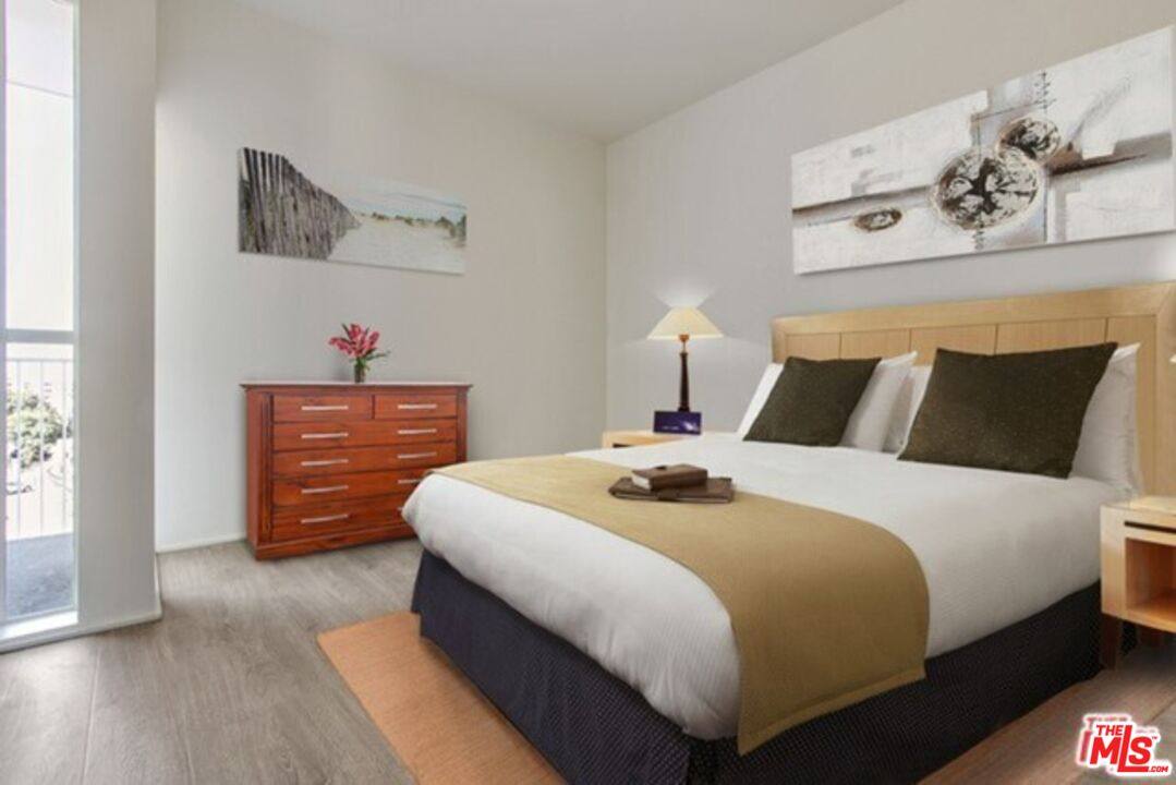 Apartment for rent at 1038 S Mariposa Ave #101, Los Angeles, CA 90006