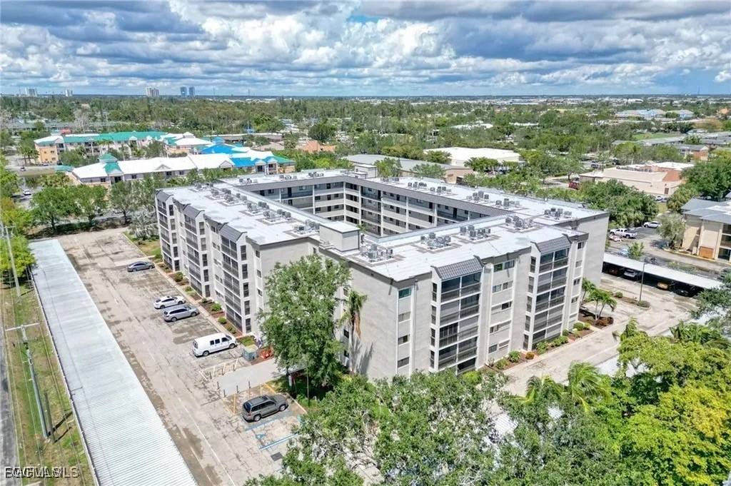 Apartment for rent at 2121 Collier Ave #311, Fort Myers, FL 33901