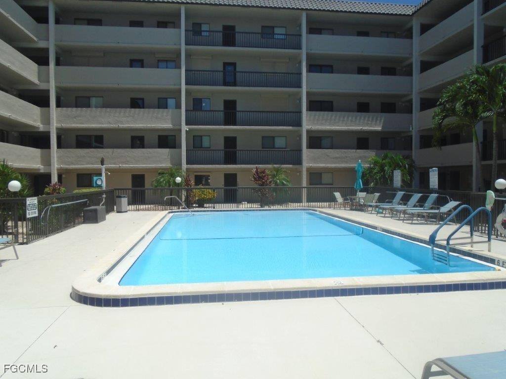 Apartment for rent at 2121 Collier Ave #311, Fort Myers, FL 33901