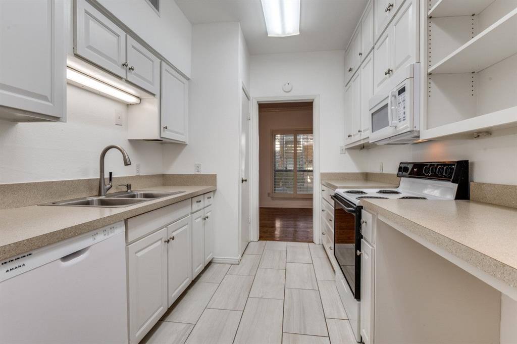 Condo for rent at 4409 Bellaire Dr S #113, Fort Worth, TX 76109