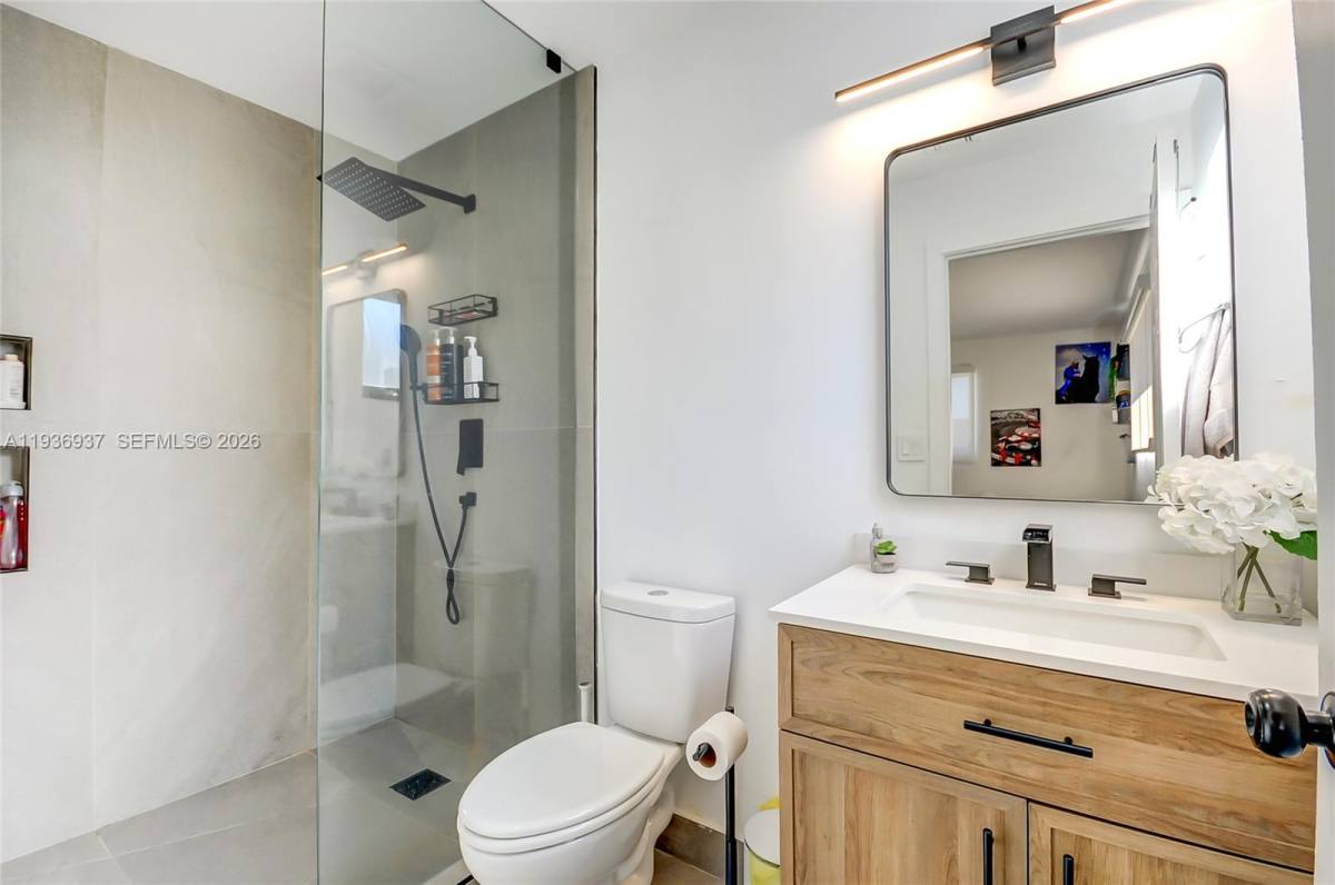 Apartment for rent at 1511 NW 87th Way, Hollywood, FL 33024