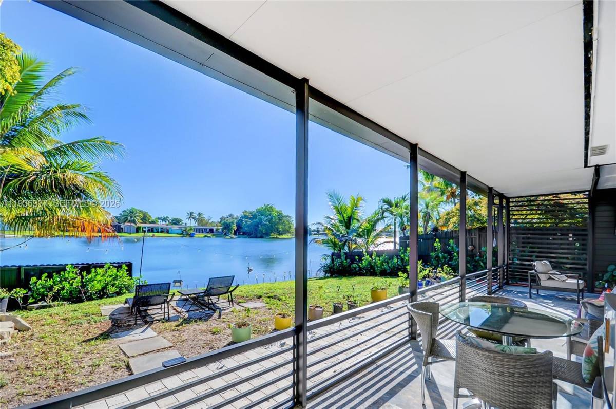 Apartment for rent at 1511 NW 87th Way, Hollywood, FL 33024
