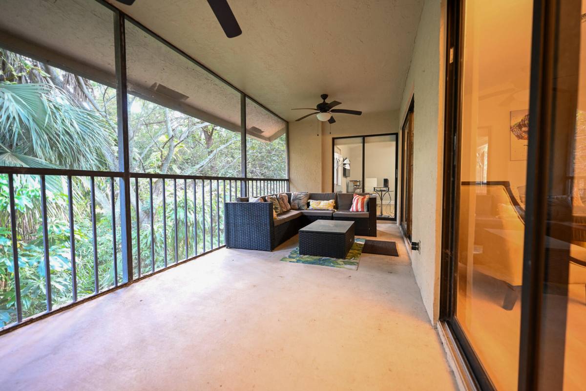 Townhouse for rent at 5740 Coach House Circle #5740F, Boca Raton, FL 33486