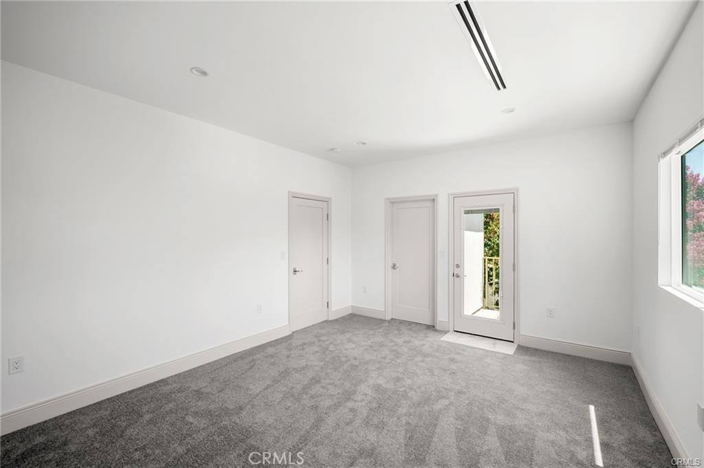 Apartment for rent at 13908 Collins St, Van Nuys, CA 91401